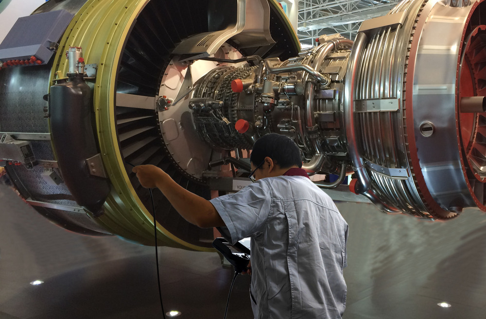 杰泰科技JEET TS百萬內(nèi)窺鏡檢查飛機(jī)發(fā)動(dòng)機(jī)(壓縮).jpg